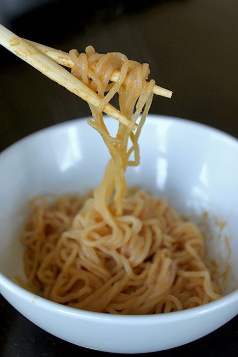 The Secret to Shirataki Noodles — The 0 calorie noodle! Dukan Diet Recipes, Shirataki Noodles, Dukan Diet, Peanut Sauce, Asian Dishes, Weight Watchers Meals, Sans Gluten, Asian Recipes, Low Carb Recipes