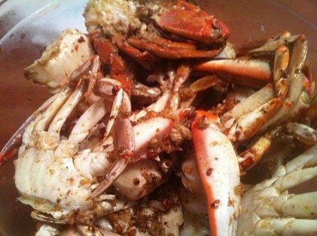 Blue Crab Recipes, Blue Claw Crab, Crab Bake, Crab Legs Recipe, Italian Seafood, Crockpot Appetizers, Nigerian Style, Blue Crabs, Baked Garlic