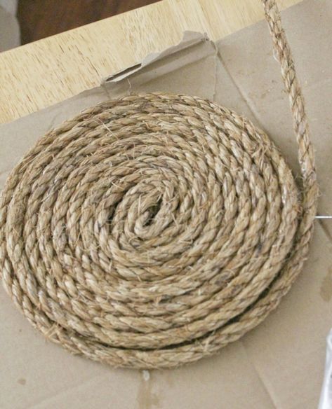 DIY Rope Placemats! - Pallet and Pantry Rope Placemats, Placemats Diy, Rustic Placemats, Placemats For Round Table, Diy Placemats, Diy Rustic Home, Rope Decor, Cut The Ropes, Pottery Barn Inspired