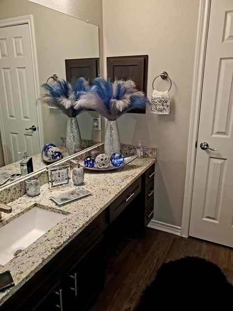 Navy Blue And Silver Bathroom Ideas, Navy Blue Bathroom Ideas Decor, Royal Blue Bathroom Decor, Navy Blue Bathroom Ideas, Bathroom Decor Navy Blue, Blue And Silver Bathroom, Royal Blue Bathrooms, Navy Blue Bathroom Decor, Luxury Apartment Decor