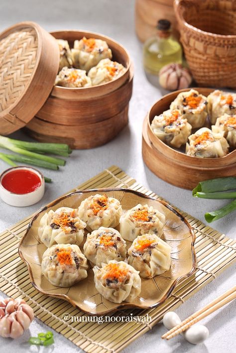 Asian Food Photography, Nepal Food, Dim Sum Recipes, Indonesian Food, Dim Sum, Foods To Eat, Thai Recipes, Food Illustrations, Chinese Food