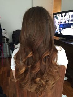 Loving these long loose waves Blowout With Soft Curls, Curl Blow Dry, Blow Dry Hairstyles For Wedding, Prom Hair Loose Curls, Soft Blowout Curls, Very Loose Curls, Soft Bouncy Hair, Prom Loose Curls, Soft Curl Blowout