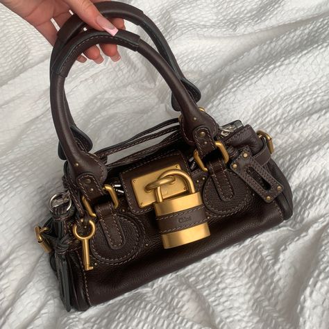 brown chloe mini paddington bag Chloe Bag Aesthetic, Vintage Chloe Bag, Chloe Paddington Bag, Chloe Mini Bag, Mini Bag Outfit, Chloé Bag, Vintage Designer Bags, Chloe Bags, Girly Bags