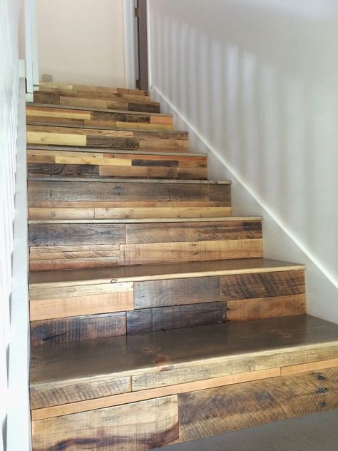 Woods Decor, Pallet Stairs, Euro Pallet, Rustic Stairs, Stairs Ideas, Garden Seat, Staircase Ideas, Diy House Renovations, Wooden Pallet Furniture