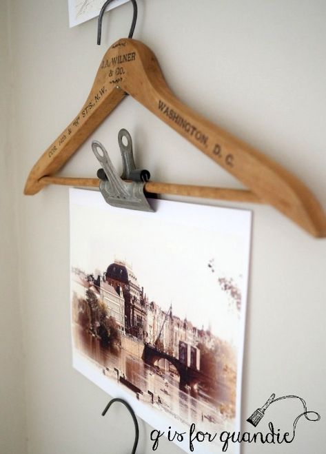 Vintage Hangers Repurposed, Vintage Sewing Vignette, Old Wooden Hangers Ideas, Wood Hangers Repurposed, Wooden Hangers Ideas Diy Crafts, Wooden Hangers Ideas, Coat Hanger Art, Diy Wood Frame, Hanging Photo Display