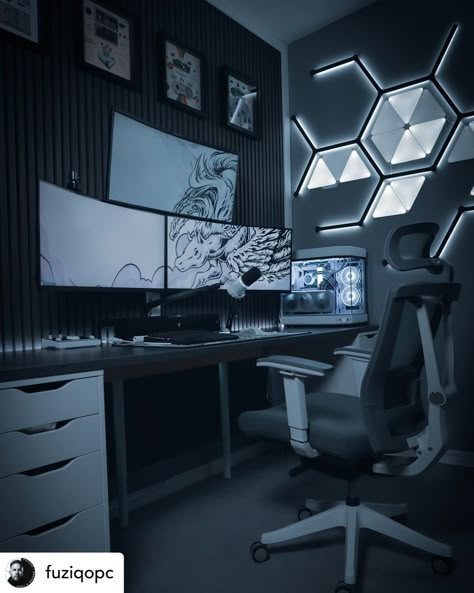 Gamer Setup Aesthetic Black, Black And White Pc Setup Aesthetic, 43 Inch Monitor Setup, L Shape Gaming Setup, All Black Gaming Setup, White And Black Pc Setup, Gray Gaming Room, Gaming Setup Black And White, Black Setup Gaming