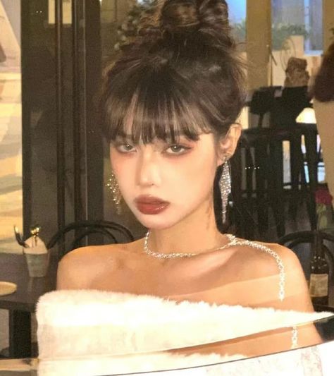 Bangs Prom Hairstyle, Ulzzang Hairstyle, Prom Hairstyles With Bangs, Fierce Makeup, Best Hairstyles For Women, Prom Hairstyles For Short Hair, Dyed Hair Inspiration, The Best Hairstyles, Fancy Hairstyles