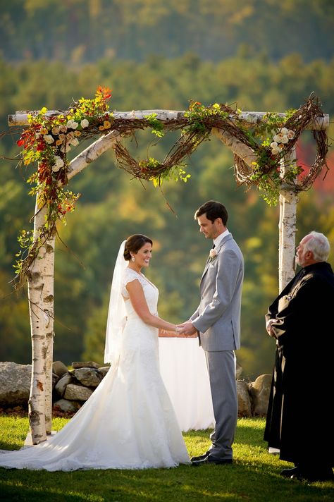 White Birch Arch Wedding, Wedding Birch Tree Decor, Birch Wedding Arbor, Birch Arbor, Wedding Arbours, Birch Wedding Arch, Beach Wedding Arbors, Diy Wedding Arbor, Wedding Trellis