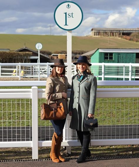 Cheltenham Races Fashion, Cheltenham Races Outfits, Horse Race Outfit, Cheltenham Races, Brown Fedora, 2019 Outfits, Race Outfit, Cheltenham Festival, Race Day Outfits