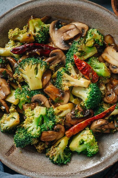 Elevate your dinner routine with this mouthwatering savory stir fry featuring fresh broccoli and earthy mushrooms. Perfectly balanced with a blend of aromatic spices and a hint of garlic, this dish offers a delightful burst of flavors in every bite. Quick to prepare and packed with nutrients, it's an ideal choice for a wholesome weeknight meal that doesn't compromise on taste. Whether you're a seasoned chef or a kitchen newbie, this stir fry is sure to impress and satisfy. Veggie Healthy Meals, Mushroom Broccoli Stir Fry, Whole Ingredient Recipes, Vegetable Meal Ideas, Broccoli Vegan Recipes, Mushroom And Broccoli Recipes, Healthy Clean Food, Mushroom Broccoli Recipes, Asian Broccoli Recipes