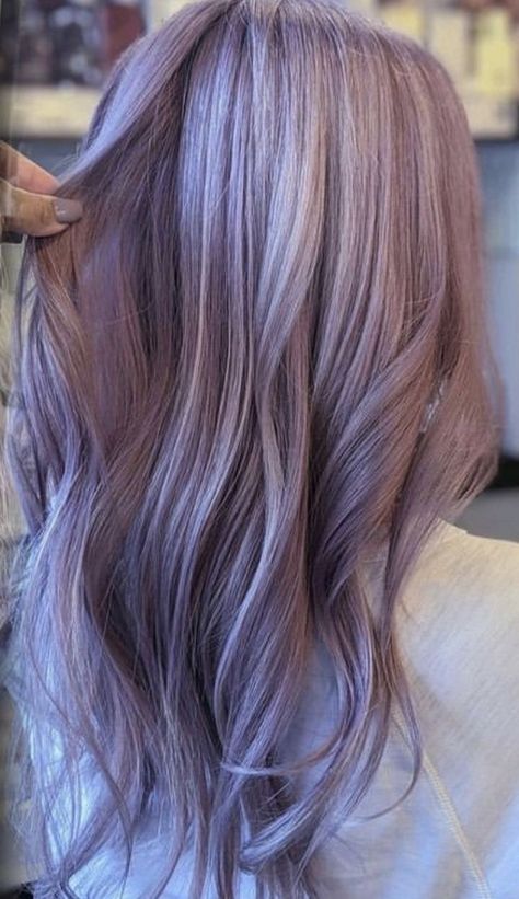 Stunning Lavender Hair Color Ideas to Try Dusty Purple Hair, Ashy Purple Hair, Lilac Silver Hair, Hair Rinse Color, Lilac Grey Hair, Lavender Balayage, Lavender Hair Color Ideas, Lavender Grey Hair, Blue Hair Streaks