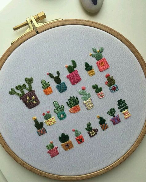 Embroidery Icons, Free Embroidery Patterns Machine, Bird Embroidery Pattern, Rose Embroidery Pattern, Cactus Embroidery, Hand Embroidery Patterns Free, Floral Embroidery Patterns, Pola Sulam, Embroidery Patterns Vintage