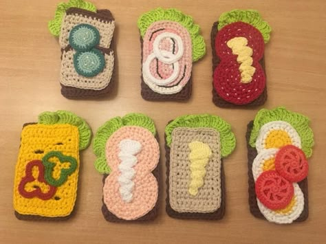 Crochet Sandwich, Crochet Fruit, Crochet Food, Crochet Kitchen, Minced Meat, Fun Crochet Projects, Play Food, Diy Crochet Projects, Crochet Coasters