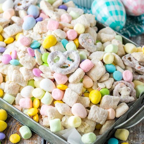 Bunny Munch Easter Marshmallow, Bunny Chow, White Almond Bark, Bunny Bait, Easy Easter Desserts, Funfetti Cake Mix, Pretzel Twists, Strawberry Cake Mix, Easter Desserts Recipes