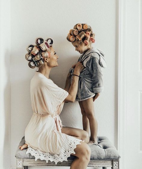 Mommy/ Daughter Spa Day Mommy Daughter Photos, Mother Daughter Pictures, Mommy And Me Photo Shoot, Mother Daughter Photos, Mommy Daughter Outfits, Moms Goals, Mother Daughter Photography, Foto Baby, Mommy Daughter