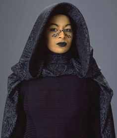 Barriss Offee, a Mirialan female, was a talented Jedi healer who ascended to Jedi Knighthood during the Clone Wars Barriss Offee, Quinlan Vos, Female Jedi, Star Wars Makeup, Disfraz Star Wars, Battle Of Geonosis, Mara Jade, Star Wars Hoodie, Jedi Order