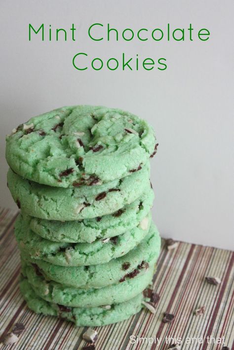 Green Mint Cookies, Mint Chocolate Cookies, Mint Desserts, Mint Chocolate Chip Cookies, Andes Mint, Mint Cookies, Easy Baking Recipes Desserts, Easy Snack Recipes, Sweet Snacks Recipes