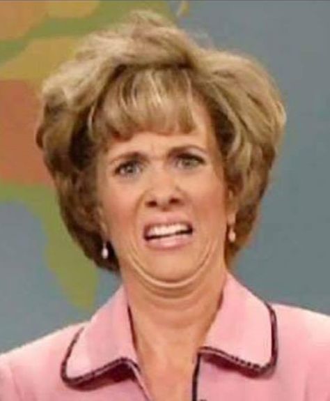 Kristen Wiig on SNL Love Her  hahaha Kristen Wiig Snl, Ripped Overalls, Face Meme, Kristen Wiig, My Face When, Gym Humor, Awkward Moments, Snl, Dear God