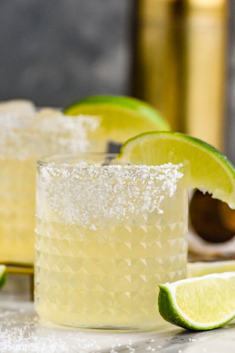 This is hands down the BEST Margarita Recipe. With it's easy to find ingredients, and perfect flavor, you will leave all the other recipes behind. We have instructions to make one cocktail or a whole pitcher! Best Margarita Recipe, Best Margarita, Margarita Recipe, Margarita Recipes, Good Things