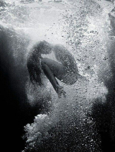 Adam Taylor, Underwater Photoshoot, Underwater Portrait, Water Shoot, Breathing Underwater, Underwater Photos, Water Photography, Black And White Film, Black And White Portraits