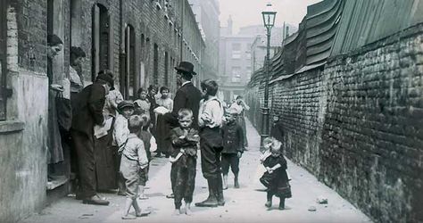 Missionaries visiting the residents of a London slum in the 19th century. Victorian Slums, Victorian School, 19th Century London, Penzance Cornwall, 19th Century England, The Blessed Sacrament, London Queen, Victoria Reign, Victorian Life