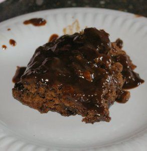 Chocolate Upside Down Cake, Lush Cake, Pineapple Juice Recipes, Fudge Cake Recipe, Upside Down Cake Recipe, Chocolate Cobbler, Sweet Recipes Desserts, Fudge Cake, Favorite Dessert