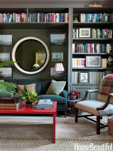 a perfect gray: sofa nook in a built-in bookcase. Love the colors, the carpet and the pop of red. Home Library Design Ideas, Red Coffee Tables, Long Room, Casa Country, Decor Ikea, Home Library Design, Office Library, Design Salon, Home Libraries