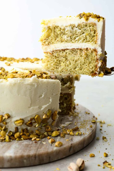 Cake With Whipped Cream Frosting, Delicious Buttercream Frosting, Classy Cake, Pistachio Cake Recipe, Raspberry Cake Recipes, Pistachio Paste, Custard Cake Recipes, Pistachio Dessert, The Recipe Critic