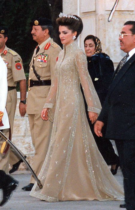 Queen Rania Style Dresses, Queen Rania Wedding, Formal Evening Dresses Elegant, Queen Rania Dress, Queen Rania Style, Ellie Saab Gowns, Queen Raina, Queen Rania Makeup, Queen Rania Handbags