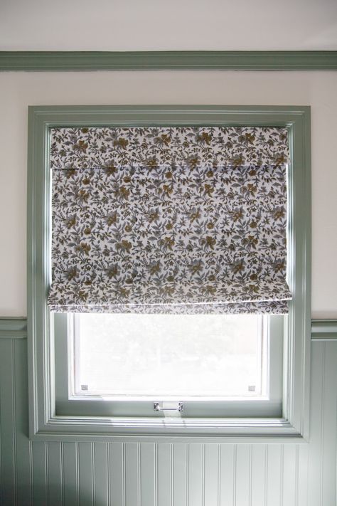 Roman Shade With Valance, Cheap Roman Shades, Dining Room Paint Color, White Roman Shades, Southern Charm Decor, Patterned Roman Shades, Roman Shade Tutorial, Blackout Roman Shades, Diy Roman Shades