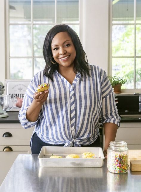 Miss Brown is one of the newest Food Network Shows. She is a true Southern Cook. I enjoy watching her. Delicious Miss Brown, Sour Cream Chips, Kardea Brown, Party Meatballs, Brown Food, Chocolate Ganache Cake, Brown Recipe, Charleston Style, Ganache Cake