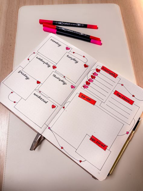 Bullet journal with heart-themed weekly journal for February Valentine’s theme. Bujo Calendar Weekly, Boxes Drawing, Bujo February, Valentine Journal, Journal February, February Hearts, Bullet Journal Work, Journal Weekly Spread, February Bullet Journal