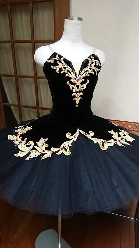 Odile Black Swan, Nutcracker Ballet Costumes, Ballet Costumes Tutus, Dance Costumes Ballet, Cute Dance Costumes, Classical Ballet Tutu, Ballerina Costume, Tutu Ballet, Boris Vallejo