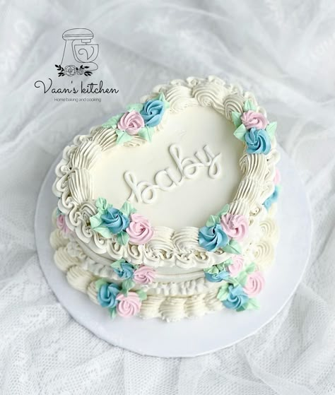 Idee Gender Reveal, Vintage Gender Reveal, Gender Reveal Cake Ideas, Baby Shower Cake Designs, Cake Style, Gender Reveal Cake, Fashion Cakes, Girl Cake, Drip Cakes