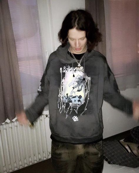 Drainer Boy Outfits, Alt Boys, Mens Inspo, Masc Fashion, Drain Gang, Yung Lean, I Need Friends, Skating Outfits, Grunge Hair