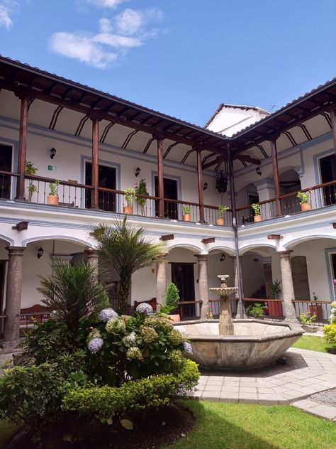 Patio principal de la casa del Mariscal (Centro histórico de Quito, Ecuador) Quito Ecuador, Wedding Dreams, Quito, Ecuador, Dream Wedding, Patio, Patios