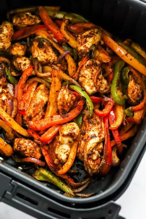 Frozen Chicken Fajitas, Fajitas In Air Fryer, Air Fryer Chicken Fajitas, Cook Frozen Chicken, Chicken And Peppers, Mexican Entrees, Isabel Eats, Homemade Fajita Seasoning, Chicken Fajita Recipe