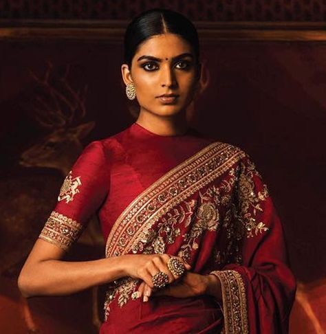 Royal Saree Blouse Designs, Blouse With Banarsi Saree, Banarsi Saree Blouse Designs Latest, Royal Blouse Designs, Banarsi Saree Blouse Design Back Neck, Sabyasachi Red Saree, Banarsi Blouse Design Latest, Banarsi Saree Blouse Design, Sabyasachi Blouses