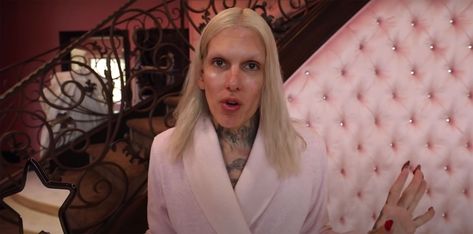 Jeffree Star House, Dream House Mansions, Estate Gates, House Mansion, Inside House, Pink Barbie, One Day I Will, Jeffree Star Cosmetics, Barbie Dream