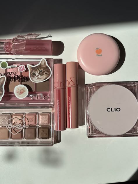 K Beauty Products Aesthetic, Korean Make Up Aesthetic, Kbeauty Korean Makeup Aesthetic, Korean Products Makeup, Kbeauty Korean Makeup Products, K Beauty Aesthetic, Korean Make Up Product, Wonyoung Makeup Products, Korean Beauty Aesthetic