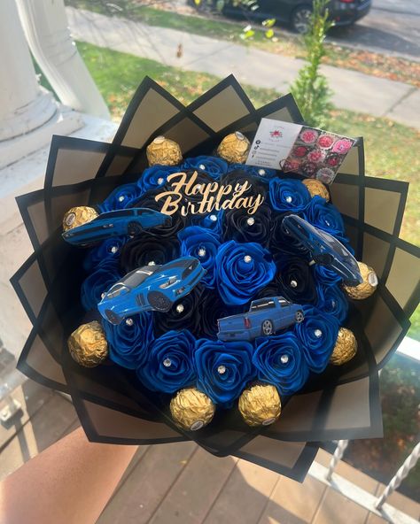 Happy Birthday 💙🚙 Royal blue and black roses with rhinestones and ferreros 🍫 🤍 🤍 follow @eternalramitos on instagram 🌹 #roses #reels #rosas #florist #rosaseternas #eternalroses #explore #bouquet #viral #fyp #ramobuchon #smallbusiness #explorepage Blue And Black Roses, Men Bouquet, Man Bouquet, Gender Reveal Party Theme, Instagram Roses, Happy Birthday My Love, Ribbon Bouquet, Black Roses, Boyfriend Birthday