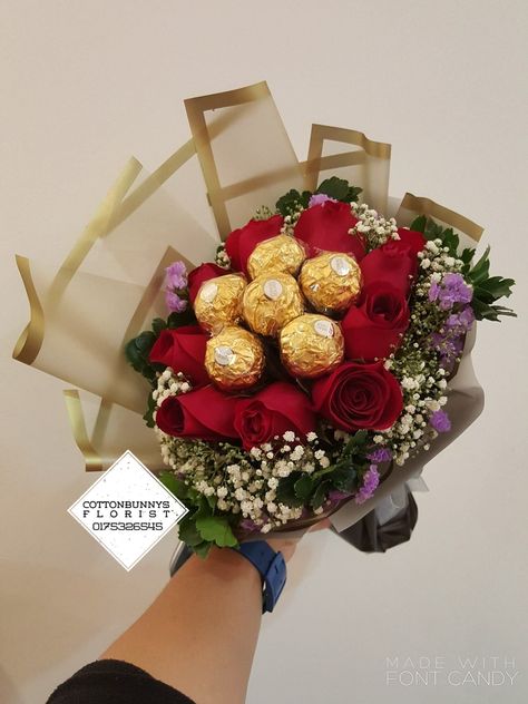 Please do not hesitate to whatsapp me if you require further information Surprise Delivery Penang Kedah Kl Whatsapp No : +60175326545 #makeupbouquet #makeupbybellaz #birthdaygift #surprisedeliverypenang #birthdayparty #surprisedelivery #surpriseplanner #mothersdaybouquet #chocolatebouquet #freshflowerbouquet #surprisebox #cottonbunnysflorist #cottonbunnys #freshflower #hotairballoonbouquet #bouquet #chocolatebouquet #flowerbouquet #floristpenang Chocolate Rose Bouquet, Valentine Flower Arrangements, Chocolate Flowers Bouquet, Chocolate Bouquet Diy, Birthday Room Decorations, Valentine Bouquet, Round Bouquet, Chocolate Roses, Flower Box Gift