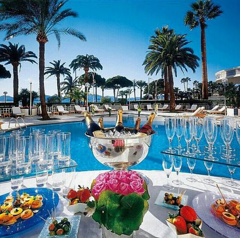 Luxury pool party with champagne Luxury Pool Party, Ceo Woman, Business Facts, Billionaire Life, Mindset Growth, Lux Life, Grand Hyatt, Luxurious Lifestyle, Luxury Pool