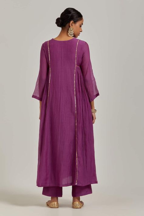 Buy Purple Chanderi Plain Pant For Women by Ikshita Choudhary Online at Aza Fashions. Kalidaar Kurta, Kurta Ideas, Saree Reuse, Kaftans Dresses, Kurta And Palazzo, Kurti Sleeves, Nikah Dress, Kurti Sleeves Design, Simple Kurta