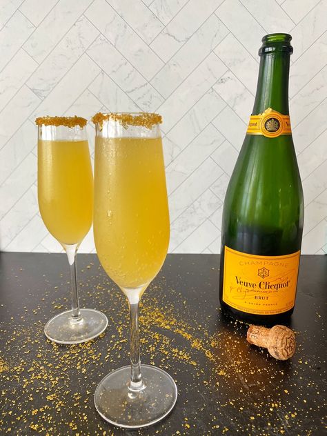 Nye Drinks, Edible Gold Glitter, Champagne France, Taylor Swift Birthday, Festive Cocktails, Edible Gold, Golden Birthday, Bridal Shower Tea, Today Is The Day