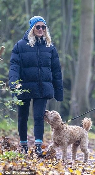 Holly Willoughby meets up with her friend for a socially distanced dog walk  | Daily Mail Online Holly Willoughby Style, Dog Walk, Holly Willoughby, Meet Friends, Padded Coat, Scandi Style, Winter Outfit, Fall Winter Outfits, Dog Walking