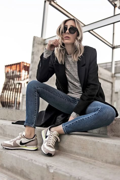 The Nike Sneakers Look You'll Want To Live In All Weekend Long Sneakers Outfit Winter, Winter Sneakers Outfit, Nike Internationalist, Sneakers Looks, Looks Street Style, Sneakers Outfit, Outfit Winter, Nike Outfits, Street Styles