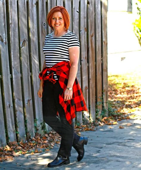 Flannel Tied Around Waist, Plaid Shirt Around Waist, Flannel Tied, Shirt Around Waist, Buffalo Print, Buffalo Plaid Shirt, Plaid And Leopard, Wool Clothing, Southern Girl