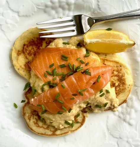 Smoked Salmon & Scrambled Eggs on Potato Pancakes - Best Recipes UK Salmon Scrambled Eggs, Simple Scrambled Eggs, Salmon Eggs, Potato Ricer, No Egg Pancakes, Tea And Books, Potato Pancakes, Creamed Eggs, Asiago