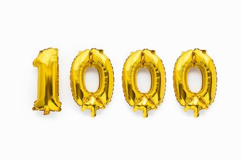 Number 1000 one thousand golden foil balloon party decor on white background, birthday anniversary concept. Balloon Party Decor, Background Birthday, Number Drawing, Number 100, Beach Background Images, Balloon Party, Instagram Prints, Accesories Jewelry, Doodle On Photo